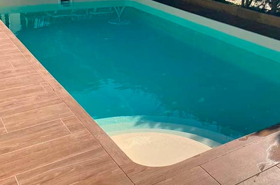 Fabricación de piscinas de poliéster
